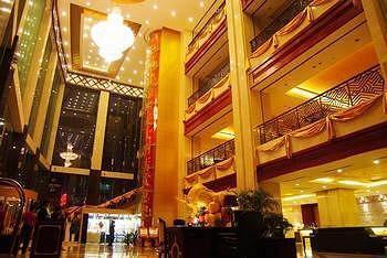 Junyuan Huatian Hotel - Huaihua 鳳凰県 エクステリア 写真